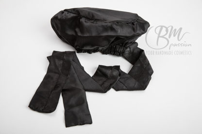 Bonnet en tissu wax fait main avec intérieur satin noir / NOIR